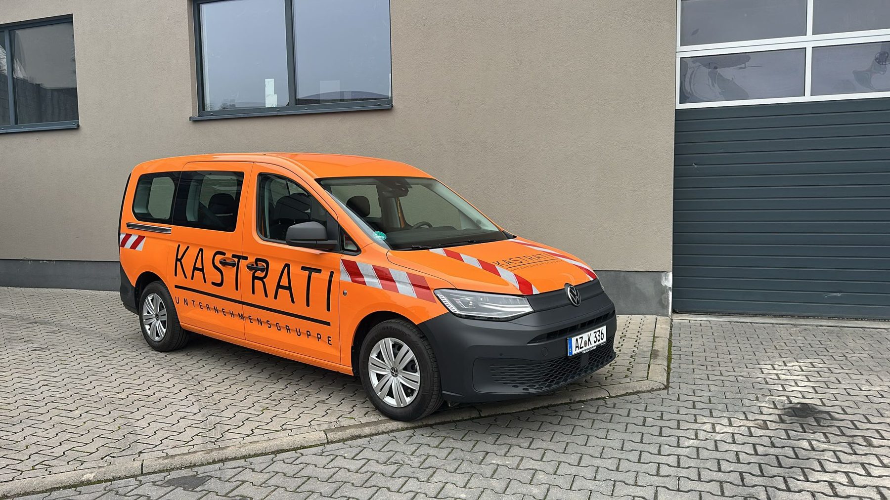 Firmentransporter am Betriebshof