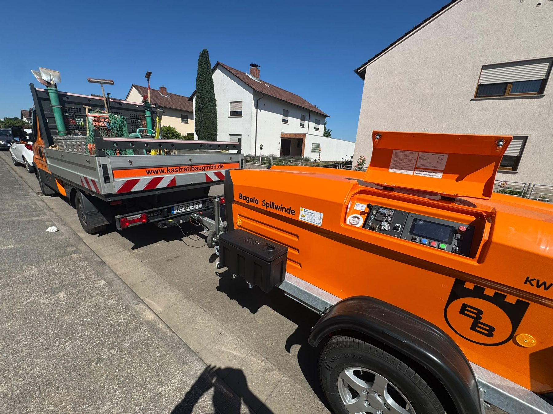 LKW mit Seilwinden-Anhänger
