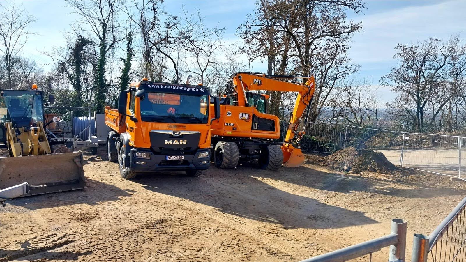 Verdichtungsarbeiten an einer Baustelle
